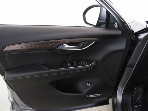 Used 2022 Buick Envision Avenir w/ Technology Package II image 14