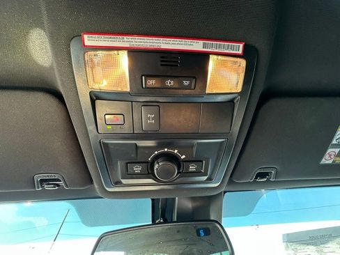 Used 2022 Toyota Tacoma TRD Off-Road w/ Technology Package AWD/4WD image 18