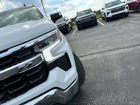 New 2026 Chevrolet Silverado 1500 LT image 4