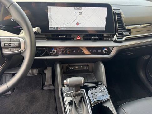 Used 2024 Kia Sportage EX FWD image 16