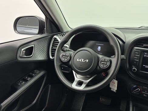 Used 2024 Kia Soul LX w/ Option Group 015 image 18