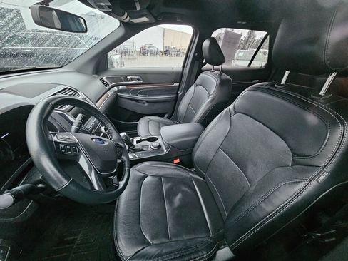 Used 2019 Ford Explorer Limited w/ Class III Trailer Tow Package image 13