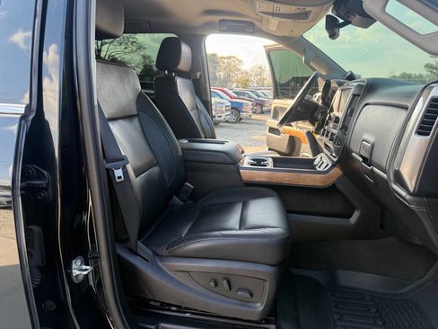 Used 2018 Chevrolet Silverado 3500 LTZ w/ Duramax Plus Package image 28