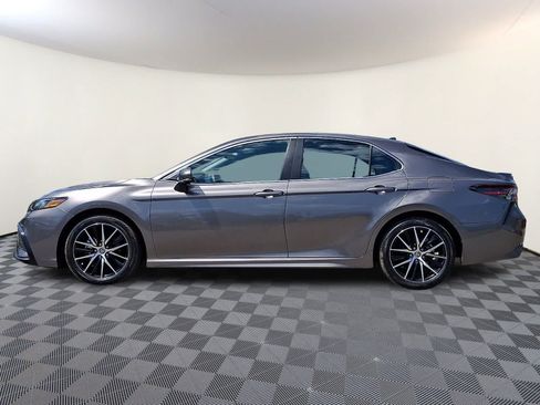 Used 2024 Toyota Camry SE AWD/4WD image 10