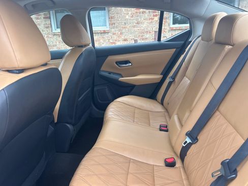 Used 2022 Nissan Sentra SV w/ SV Premium Package FWD image 20