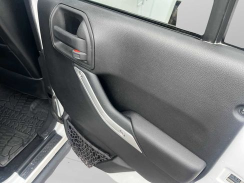 Used 2015 Jeep Wrangler Unlimited Sport image 19