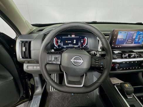 New 2026 Nissan Pathfinder SL w/ SL Premium Package AWD/4WD image 11