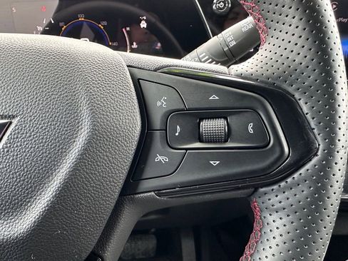 Certified 2024 Chevrolet Trax RS image 30