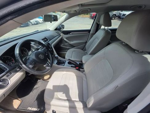 Used 2015 Volkswagen Passat 1.8T SE image 12