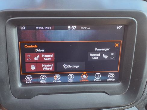 Used 2018 Jeep Renegade Limited image 12