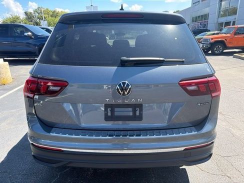 Used 2024 Volkswagen Tiguan SE AWD/4WD image 26