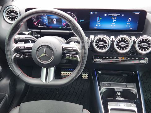 Certified 2025 Mercedes-Benz GLA 250 image 19