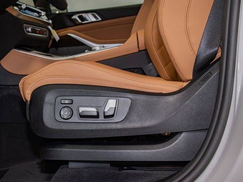 Used 2026 BMW X5 xDrive40i w/ Premium Package image 15