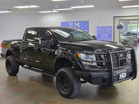 Used 2016 Nissan Titan PRO-4X w/ Pro-4x Convenience Package AWD/4WD image 5