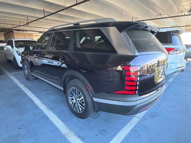 Used 2026 Hyundai Palisade SEL FWD image 2