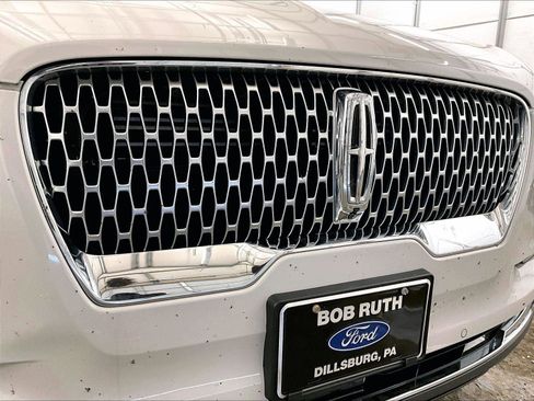 Used 2023 Lincoln Aviator Reserve w/ Elements Package Plus AWD/4WD image 30