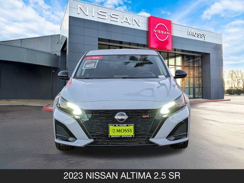 Certified 2023 Nissan Altima 2.5 SR image 4