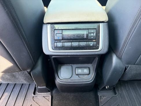 Used 2019 Subaru Ascent Limited w/ Popular Package #3 AWD/4WD image 24