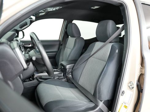 Used 2020 Toyota Tacoma TRD Off-Road image 42