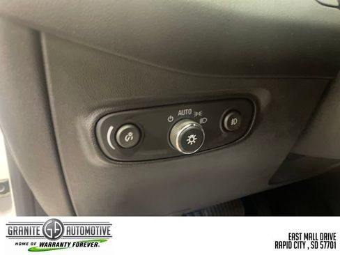 Used 2019 Chevrolet Equinox Premier w/ LPO, Cargo Package FWD image 31