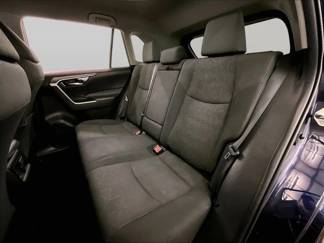 Used 2022 Toyota RAV4 XLE AWD/4WD image 25