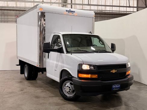 New 2025 Chevrolet Express 3500 w/ Power Convenience Package RWD image 7