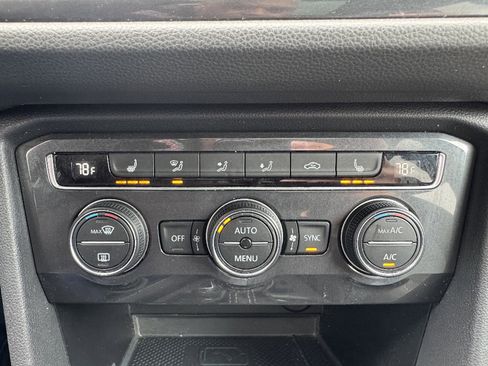 Used 2021 Volkswagen Tiguan SE R-Line image 18