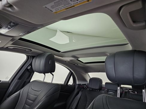 Used 2019 Mercedes-Benz S 560 S 560 image 8