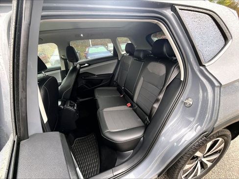 Used 2022 Volkswagen Taos SE w/ Panoramic Sunroof Package image 15