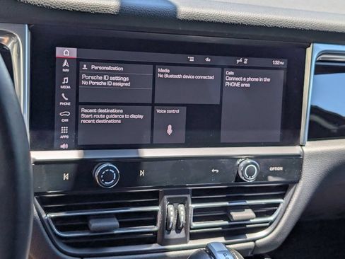 Certified 2024 Porsche Macan AWD/4WD image 15