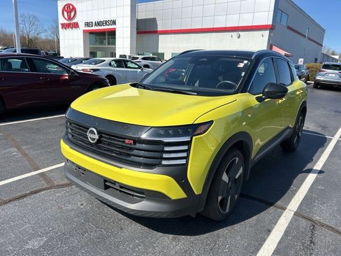 Used 2025 Nissan Kicks SR image 11