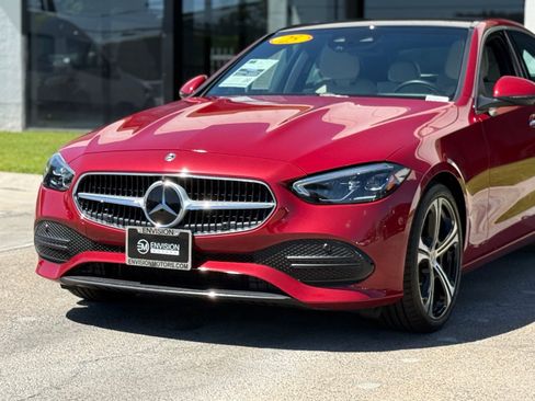 Used 2025 Mercedes-Benz C 300 Sedan image 3