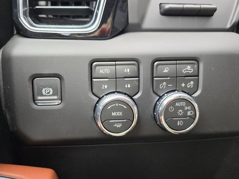 New 2026 GMC Sierra 2500 Denali Ultimate w/ Snow Plow Prep/Camper Package AWD/4WD image 19