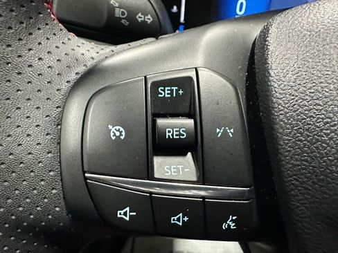 Used 2025 Ford Escape ST-Line image 18