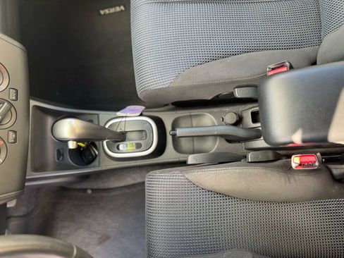 Used 2011 Nissan Versa Hatchback w/ Premium Pkg FWD image 20
