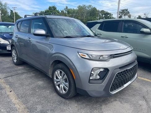 Used 2022 Kia Soul LX FWD image 1