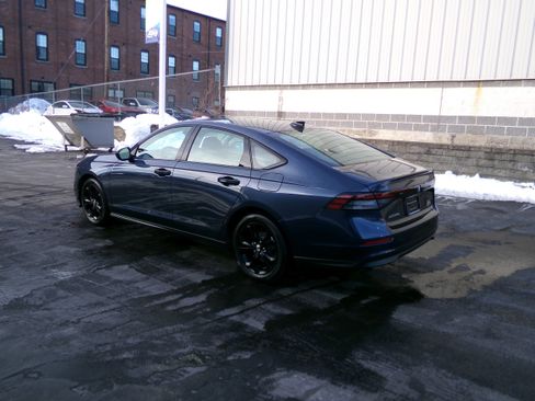 Used 2025 Honda Accord SE image 3