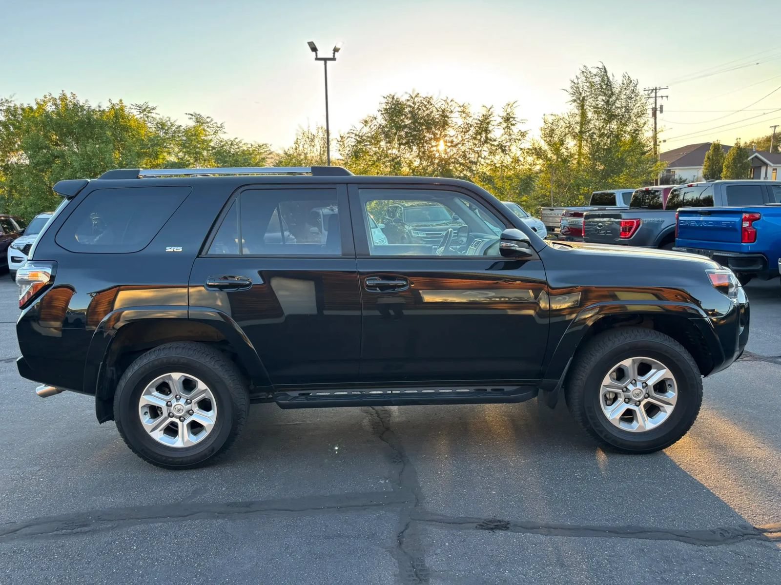 Used 2023 Toyota 4Runner SR5 Premium w/ Moonroof Package AWD/4WD image 4