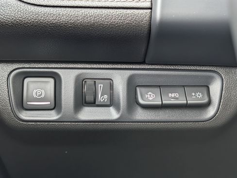 Used 2023 GMC Acadia Denali w/ Black Diamond Edition image 28