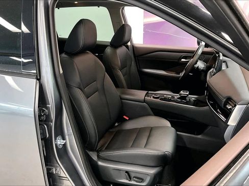 Used 2023 Nissan Rogue SL image 11