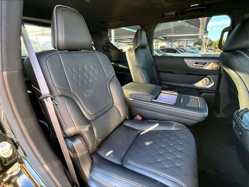 New 2026 INFINITI QX80 Autograph w/ Premium Cargo Package AWD/4WD image 18