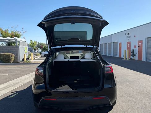 Used 2022 Tesla Model Y Performance AWD/4WD image 12