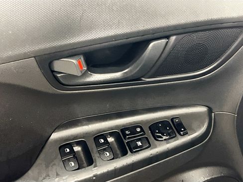 Used 2022 Hyundai Kona SE FWD image 16