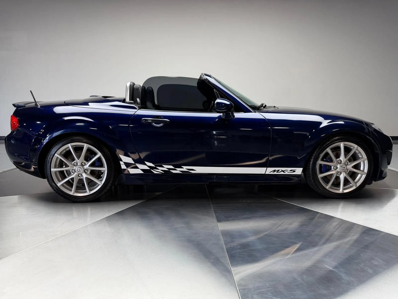 Used 2012 MAZDA MX-5 Miata Touring w/ Suspension Pkg RWD image 6
