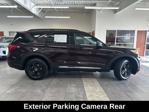 Used 2023 Ford Explorer XLT w/ Equipment Group 202A AWD/4WD image 12