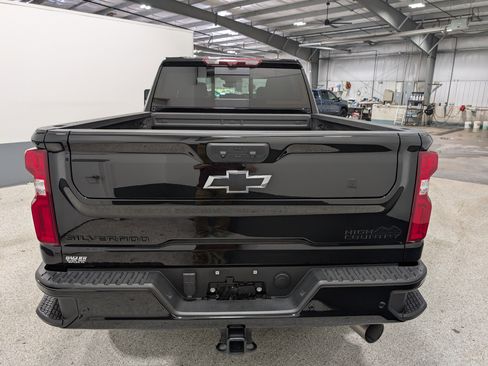 Used 2024 Chevrolet Silverado 2500 High Country w/ High Country Premium Package image 4