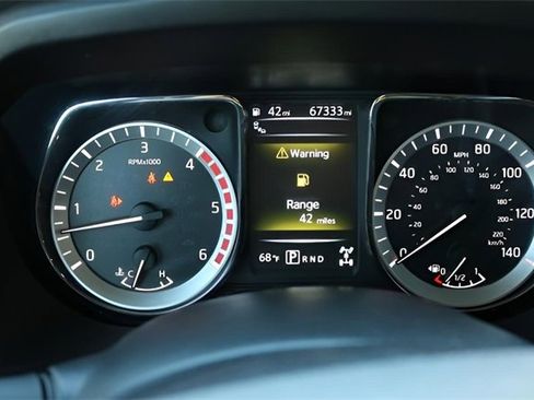 Used 2017 Nissan Titan PRO-4X image 26