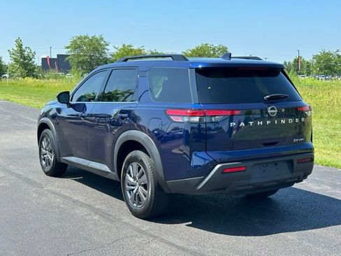 Used 2022 Nissan Pathfinder SV AWD/4WD image 6