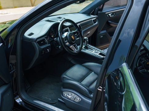 Used 2015 Porsche Macan Turbo AWD/4WD image 17