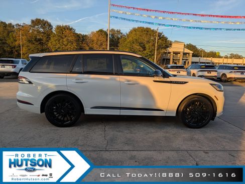 New 2026 Lincoln Aviator Reserve w/ Jet Appearance Package image 5